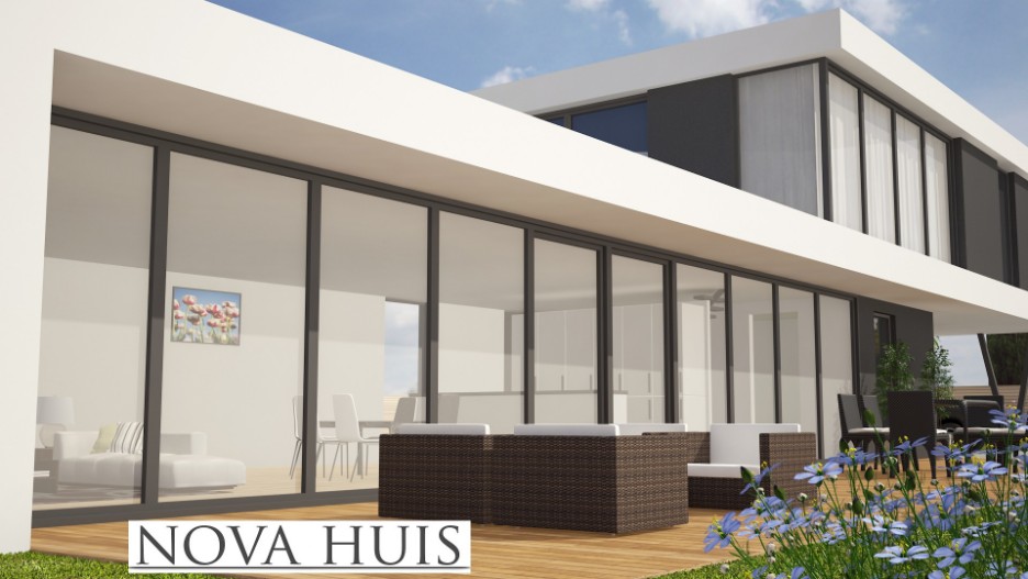 NOVA-HUIS K 345 moderne villa met veel ramen glas energieneutraal staalframebouw