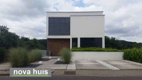 NOVA-HUIS mooi strak gevelstucwerk