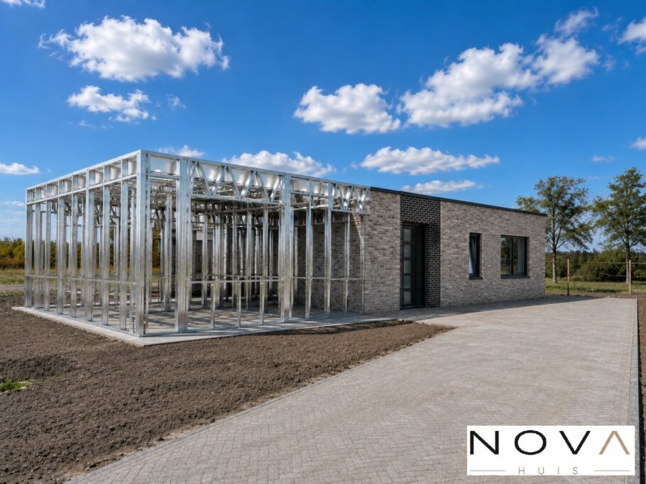 hier ziet u hoe een staalframebouw constructie in kubistische woning wordt verwerkt